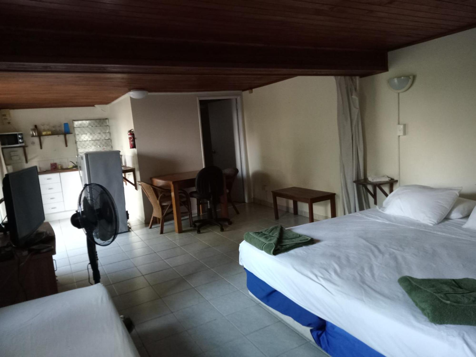 Seachange Lodge Port Vila Bagian luar foto